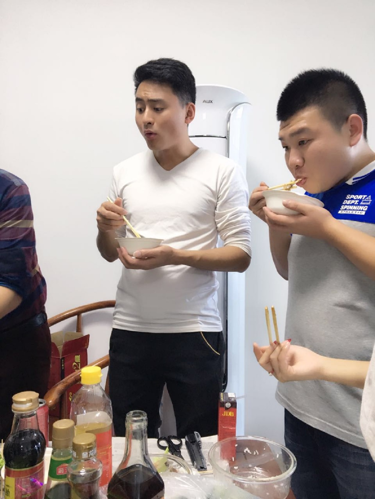 時(shí)運(yùn)電子員工自助燒烤大餐，生活多姿多彩