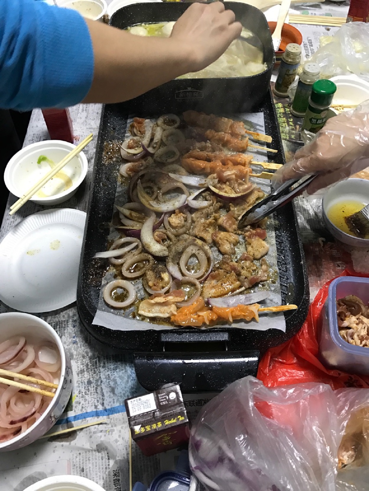 時(shí)運(yùn)電子員工自助燒烤大餐，生活多姿多彩